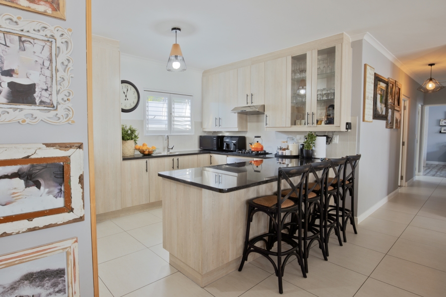 3 Bedroom Property for Sale in Sunningdale Western Cape